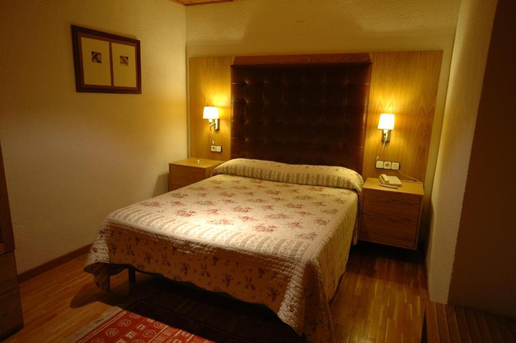 Hotel Els Puis Esterri d'Àneu Habitación foto