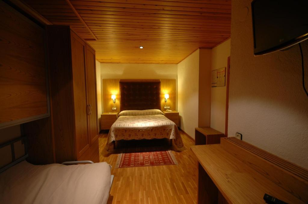 Hotel Els Puis Esterri d'Àneu Habitación foto