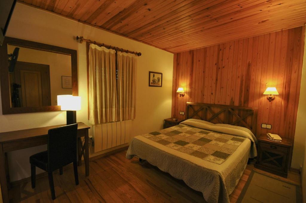 Hotel Els Puis Esterri d'Àneu Habitación foto